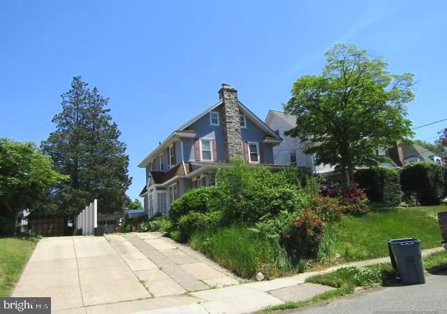327 WAYNE AVE, Lansdowne, PA 19050