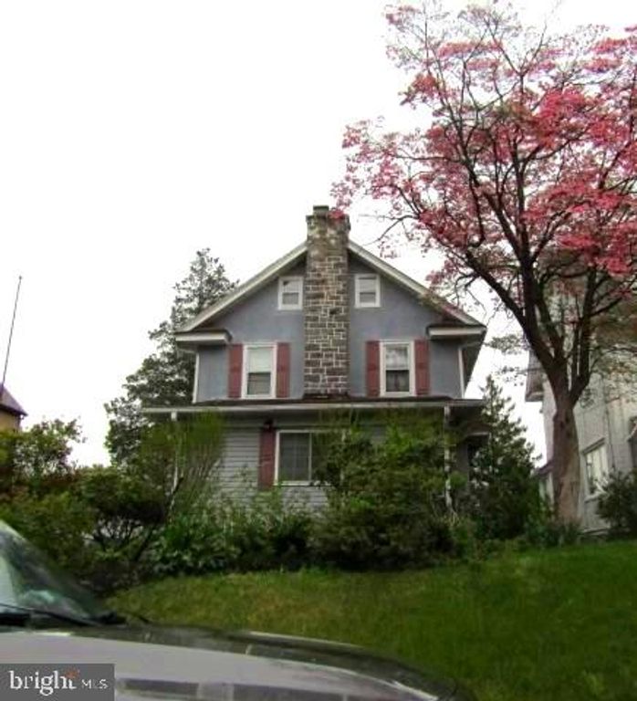 327 WAYNE AVE, Lansdowne, PA 19050