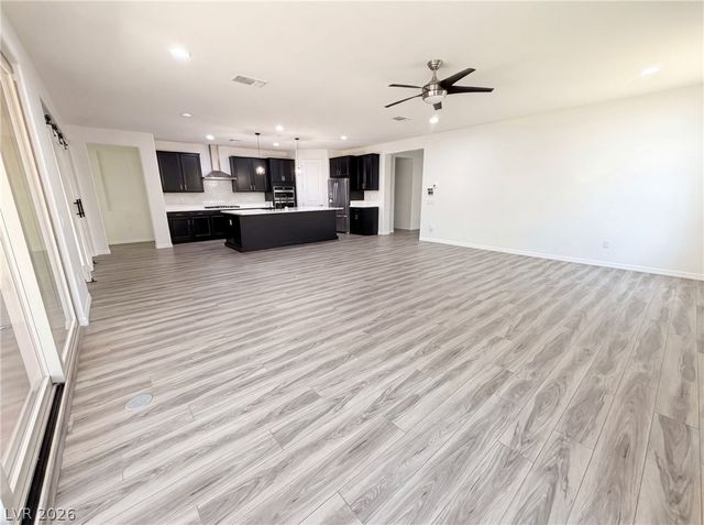 10619 Skye Paseo Avenue, Las Vegas, NV 89166
