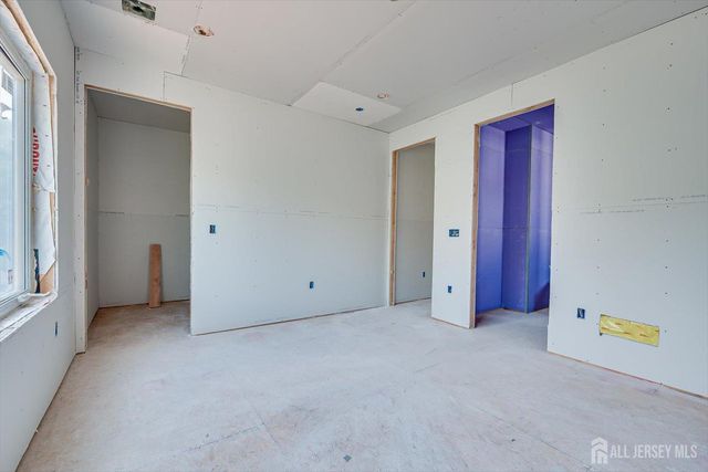 54 Nevsky Street, Edison, NJ 08820