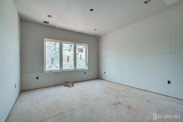 54 Nevsky Street, Edison, NJ 08820