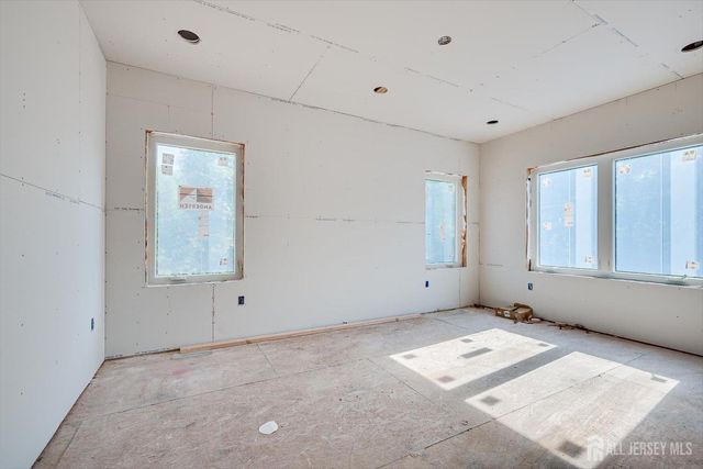 54 Nevsky Street, Edison, NJ 08820