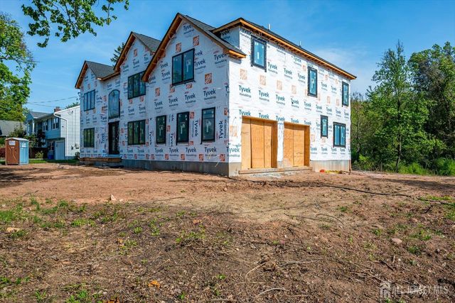 54 Nevsky Street, Edison, NJ 08820