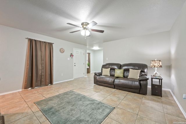 9830 Hildebrandt Rd, San Antonio, TX 78222