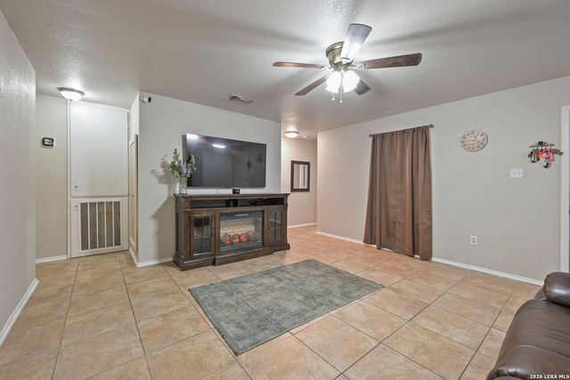 9830 Hildebrandt Rd, San Antonio, TX 78222