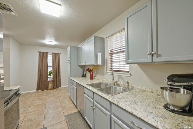 9830 Hildebrandt Rd, San Antonio, TX 78222