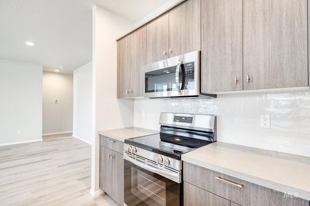 1672 Dyer St, Middleton, ID 83644