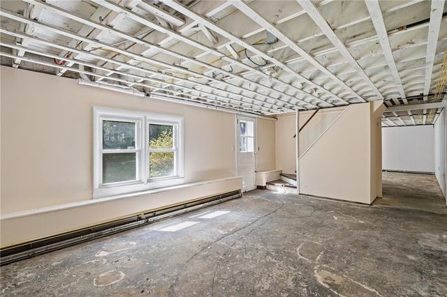 565 Shippeetown Road, East Greenwich, RI 02818