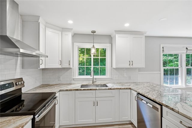 565 Shippeetown Road, East Greenwich, RI 02818