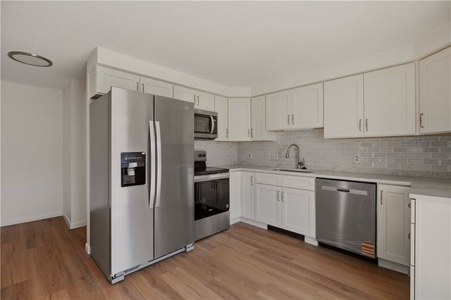 200 Post Road 411, Warwick, RI 02888