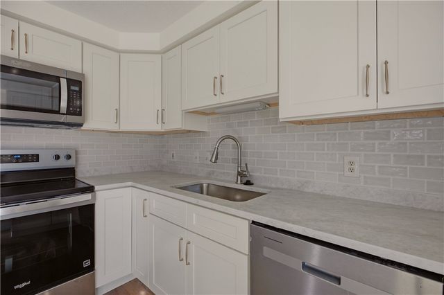 200 Post Road 411, Warwick, RI 02888