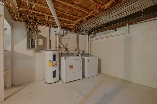200 Post Road 411, Warwick, RI 02888