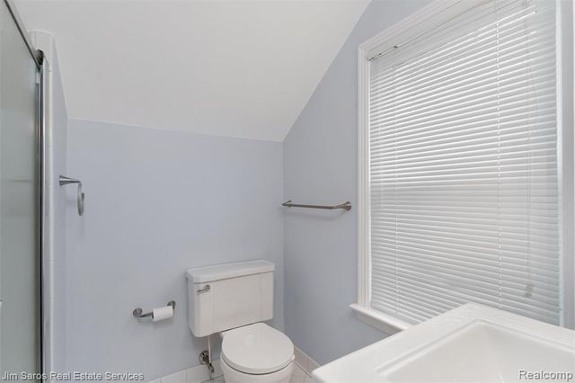 1525 Hollywood Avenue, Grosse Pointe Woods, MI 48236