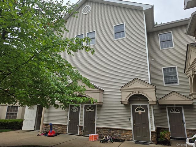 10 Horizon Court 302, Monsey, NY 10952