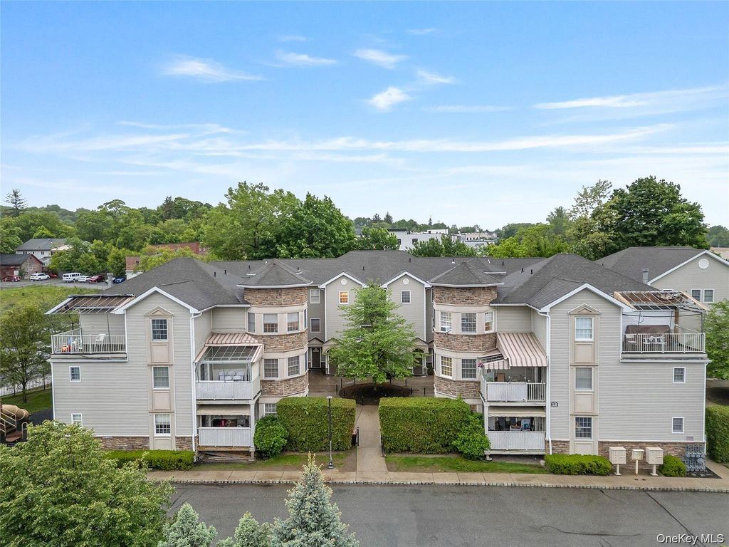10 Horizon Court 302, Monsey, NY 10952