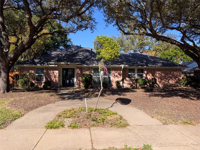 238 Woodcrest Drive, Richardson, TX 75080
