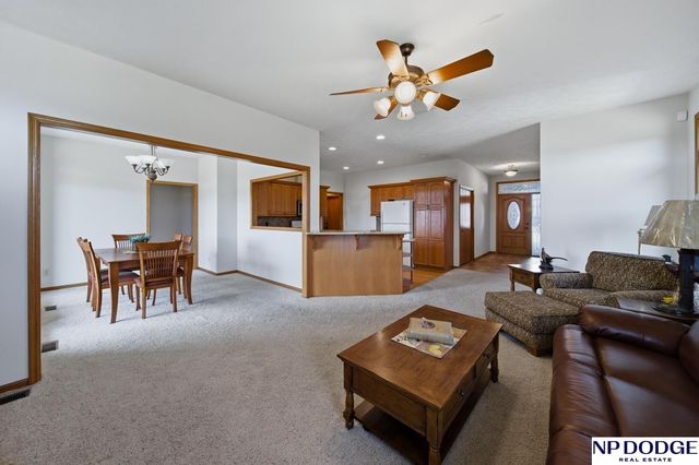 1682 Deer Run, Fremont, NE 68025