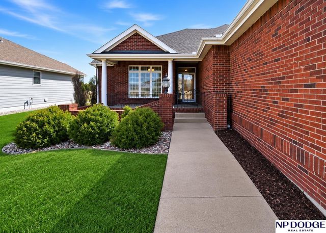 1682 Deer Run, Fremont, NE 68025