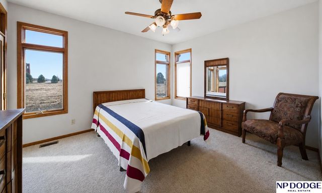 1682 Deer Run, Fremont, NE 68025