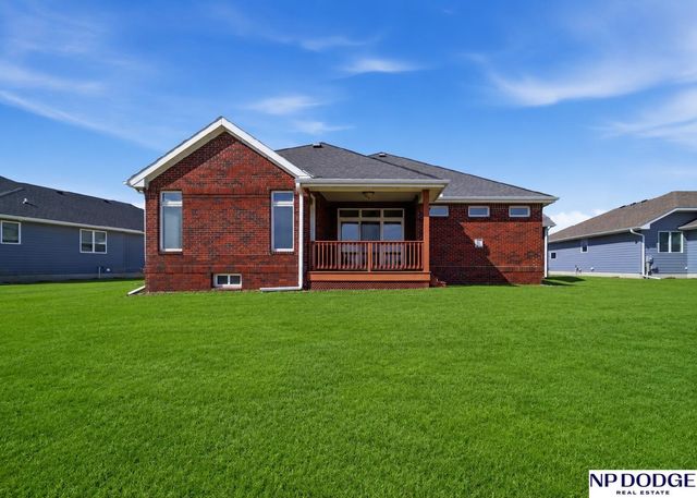 1682 Deer Run, Fremont, NE 68025