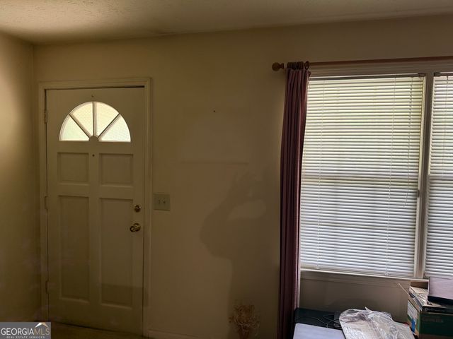 30 N Robinson Drive, Carrollton, GA 30117