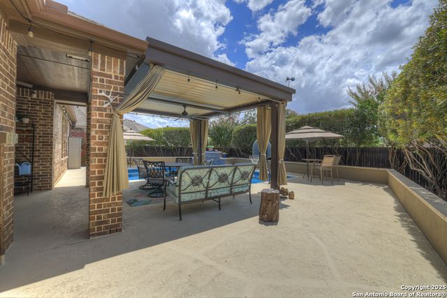 1033 Carriage Loop, New Braunfels, TX 78132