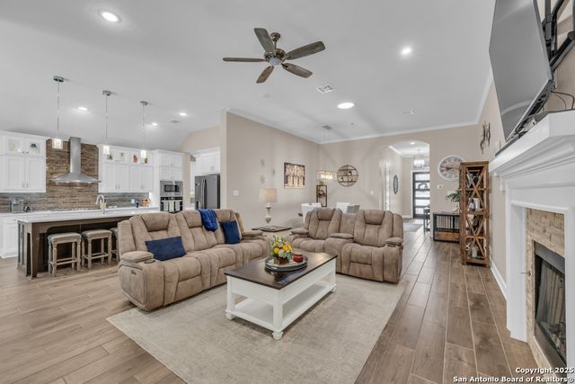 1033 Carriage Loop, New Braunfels, TX 78132