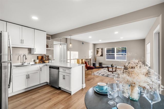 1100 NW 7th Ave, Fort Lauderdale, FL 33311