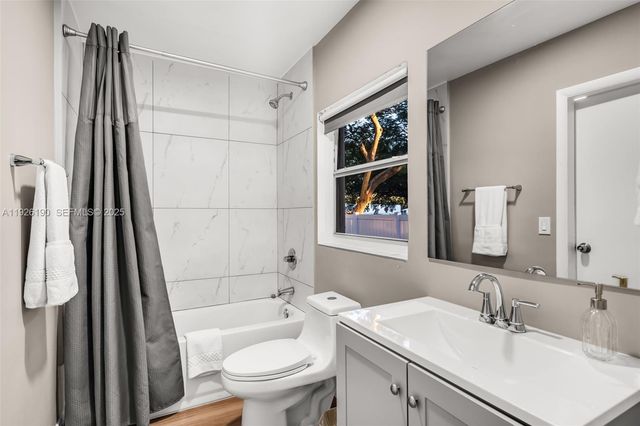 1100 NW 7th Ave, Fort Lauderdale, FL 33311