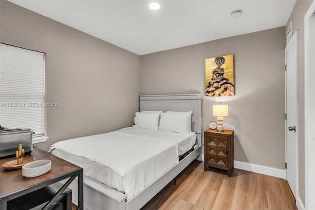 1100 NW 7th Ave, Fort Lauderdale, FL 33311