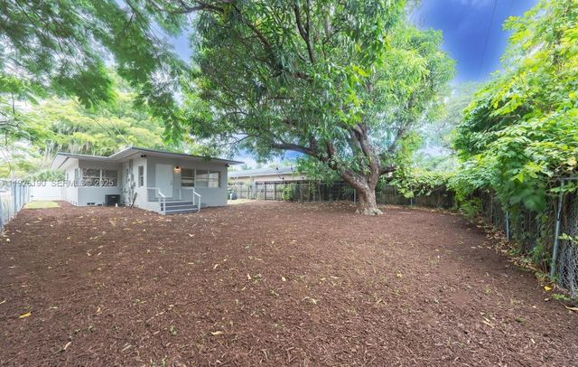 1100 NW 7th Ave, Fort Lauderdale, FL 33311