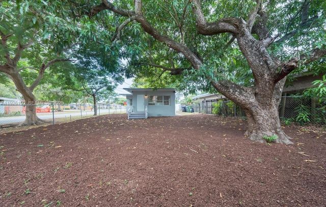 1100 NW 7th Ave, Fort Lauderdale, FL 33311