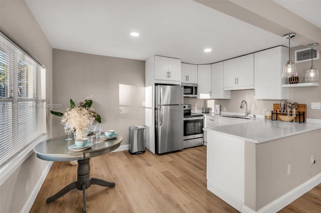 1100 NW 7th Ave, Fort Lauderdale, FL 33311