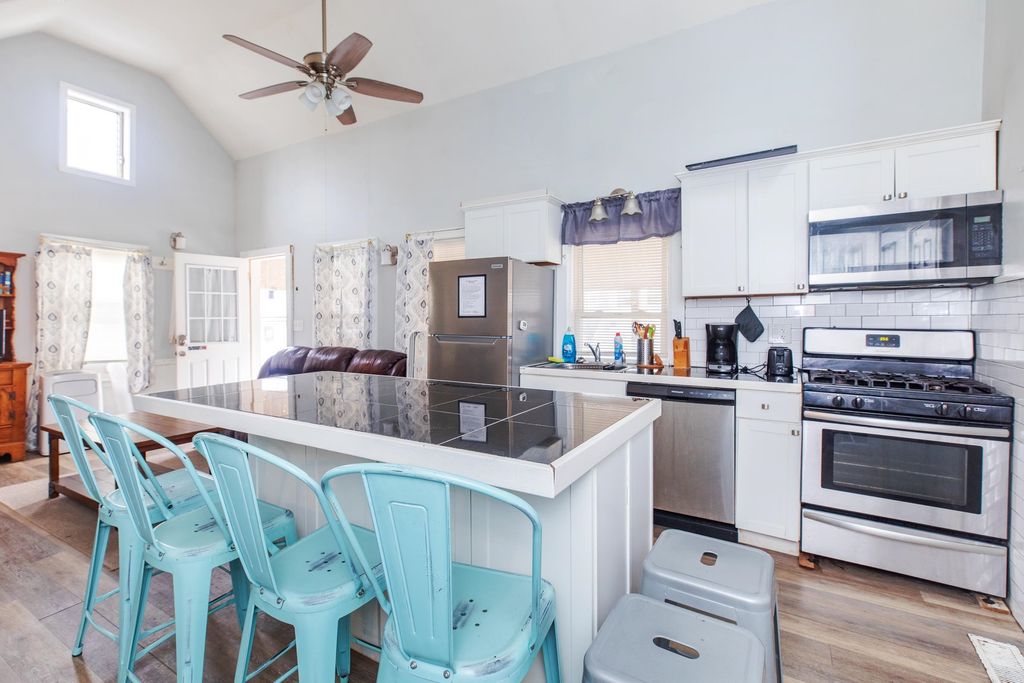 Image 11 of property listing at 4 H Street, Hampton, NH 03842