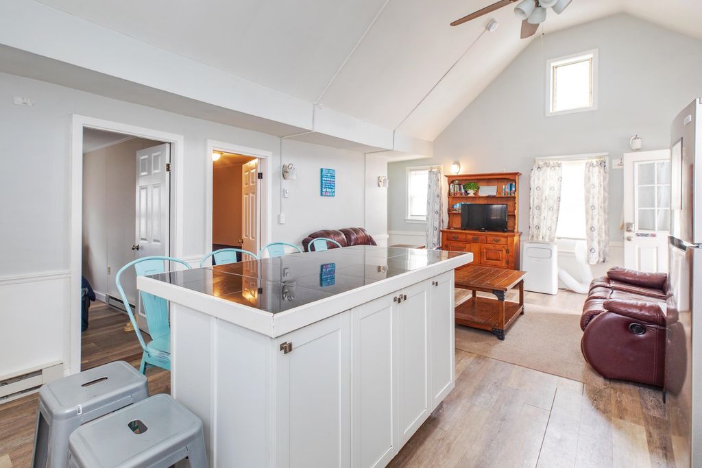 Image 12 of property listing at 4 H Street, Hampton, NH 03842