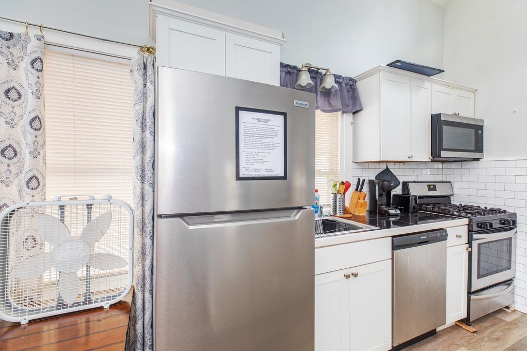 Image 24 of property listing at 4 H Street, Hampton, NH 03842