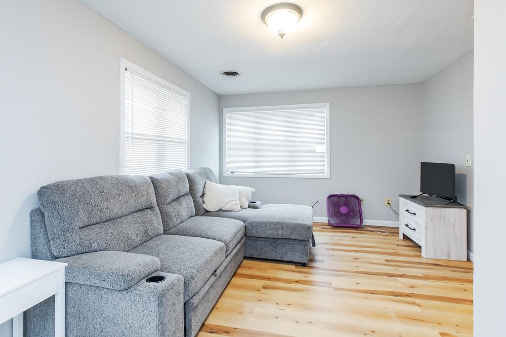 Image 25 of property listing at 4 H Street, Hampton, NH 03842