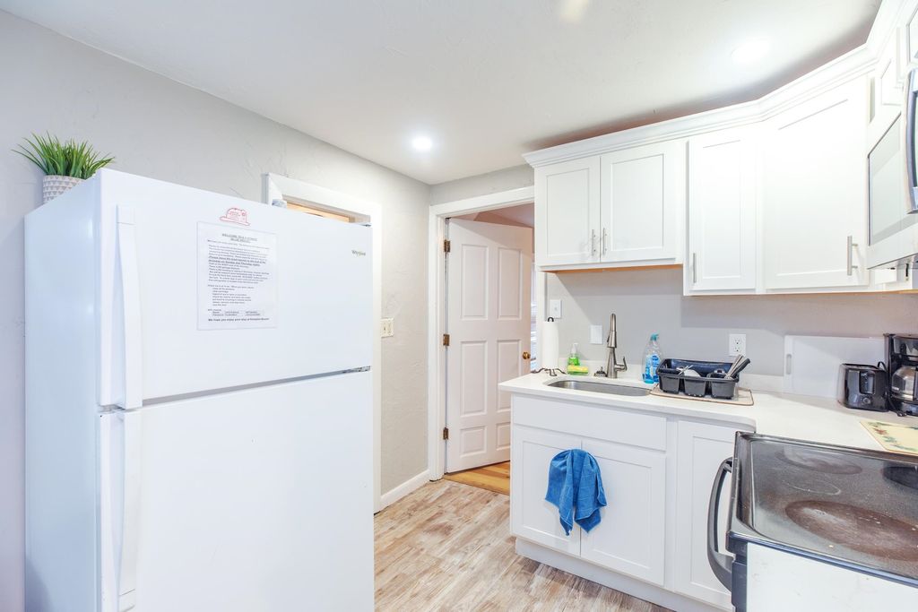 Image 27 of property listing at 4 H Street, Hampton, NH 03842