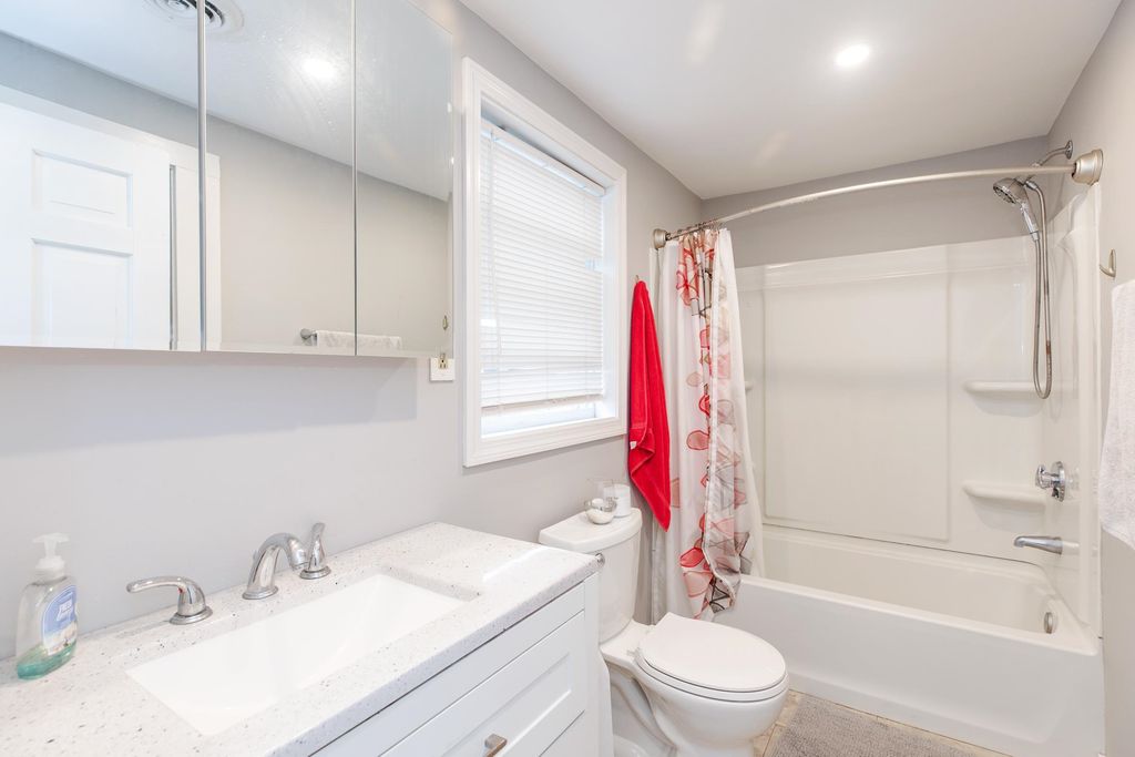 Image 31 of property listing at 4 H Street, Hampton, NH 03842