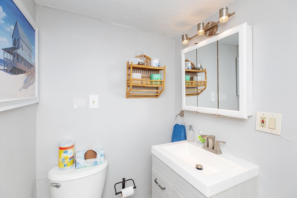 Image 36 of property listing at 4 H Street, Hampton, NH 03842