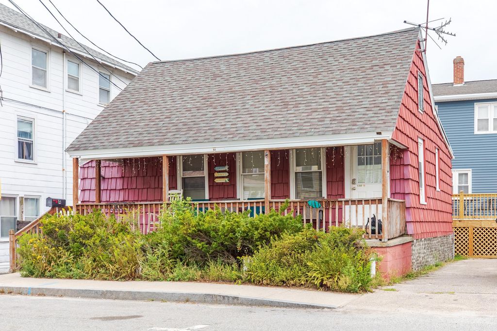 Image 5 of property listing at 4 H Street, Hampton, NH 03842