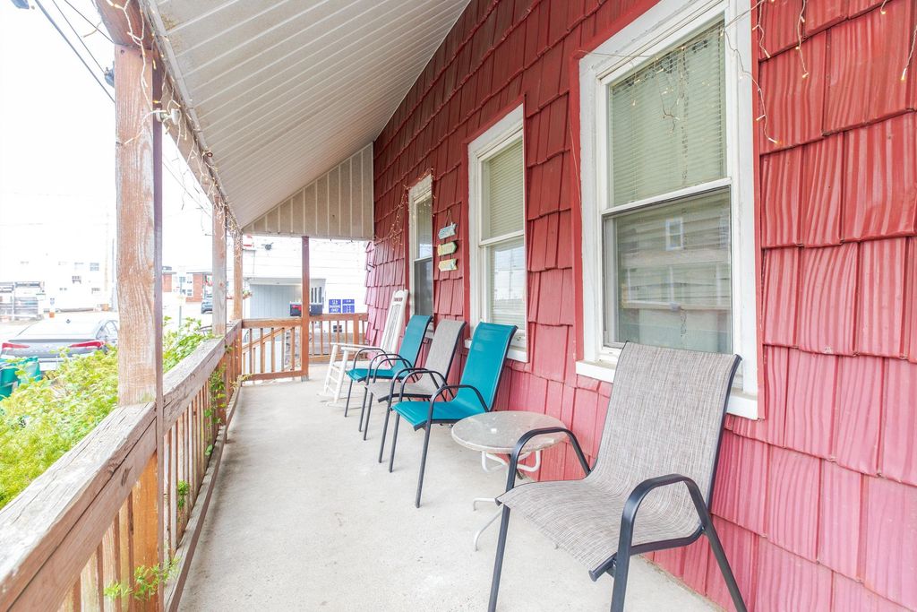 Image 6 of property listing at 4 H Street, Hampton, NH 03842