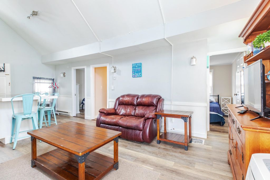 Image 8 of property listing at 4 H Street, Hampton, NH 03842