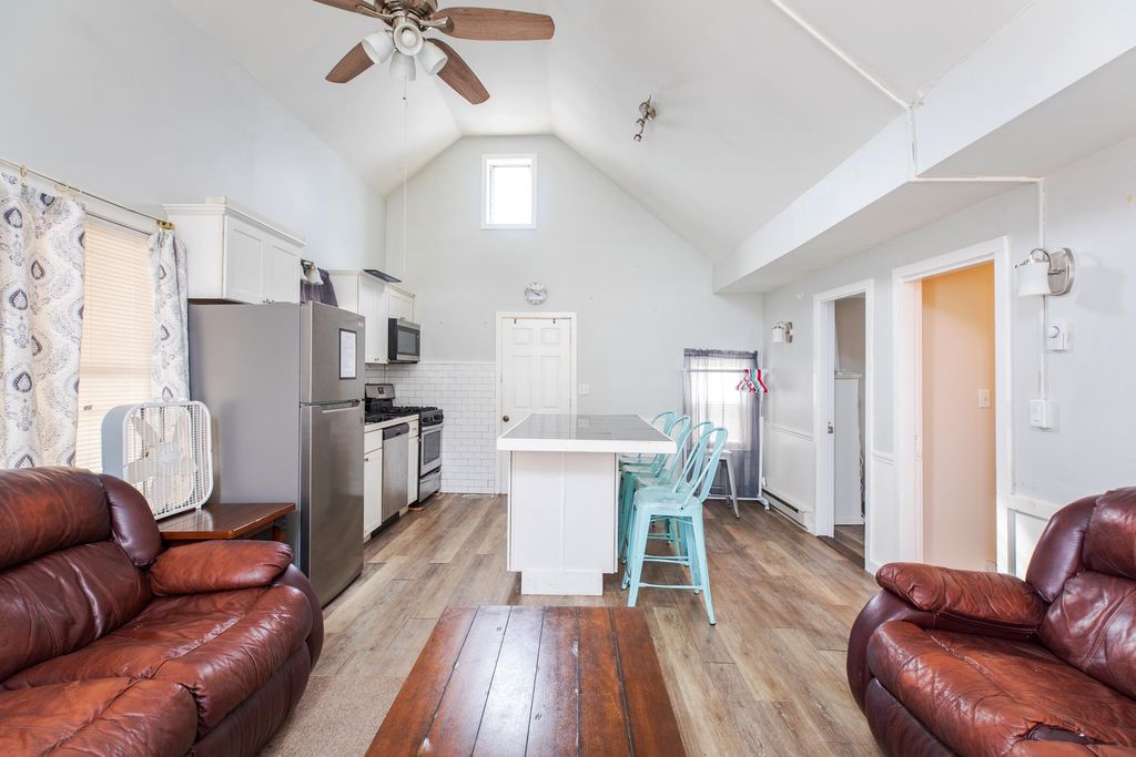 Image 10 of property listing at 4 H Street, Hampton, NH 03842
