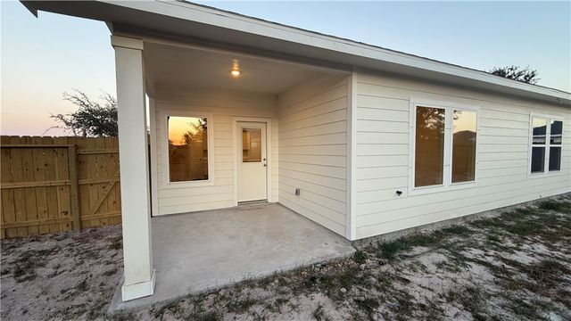 158 Kokomo Dr, Rockport, TX 78382