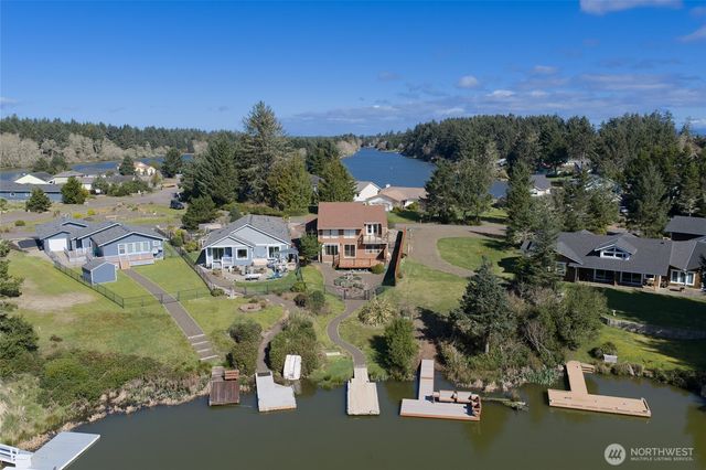 257 Chaparral Street SE, Ocean Shores, WA 98569