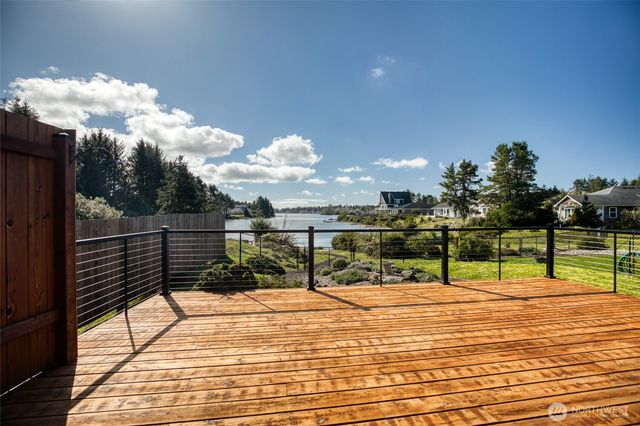 257 Chaparral Street SE, Ocean Shores, WA 98569