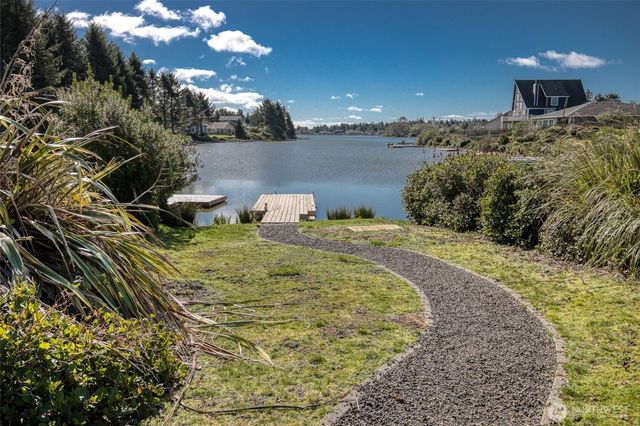 257 Chaparral Street SE, Ocean Shores, WA 98569