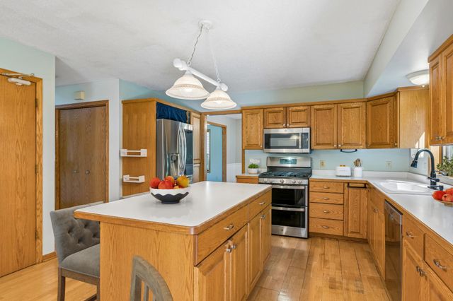 5027 Forest Glen Court, Savage, MN 55378