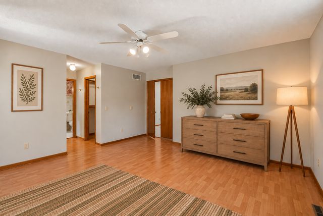 5027 Forest Glen Court, Savage, MN 55378